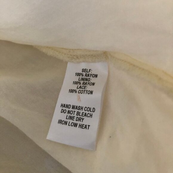 Lulu's Cold Shoulder Shift Crochet Dress Size S - Picture 7 of 7